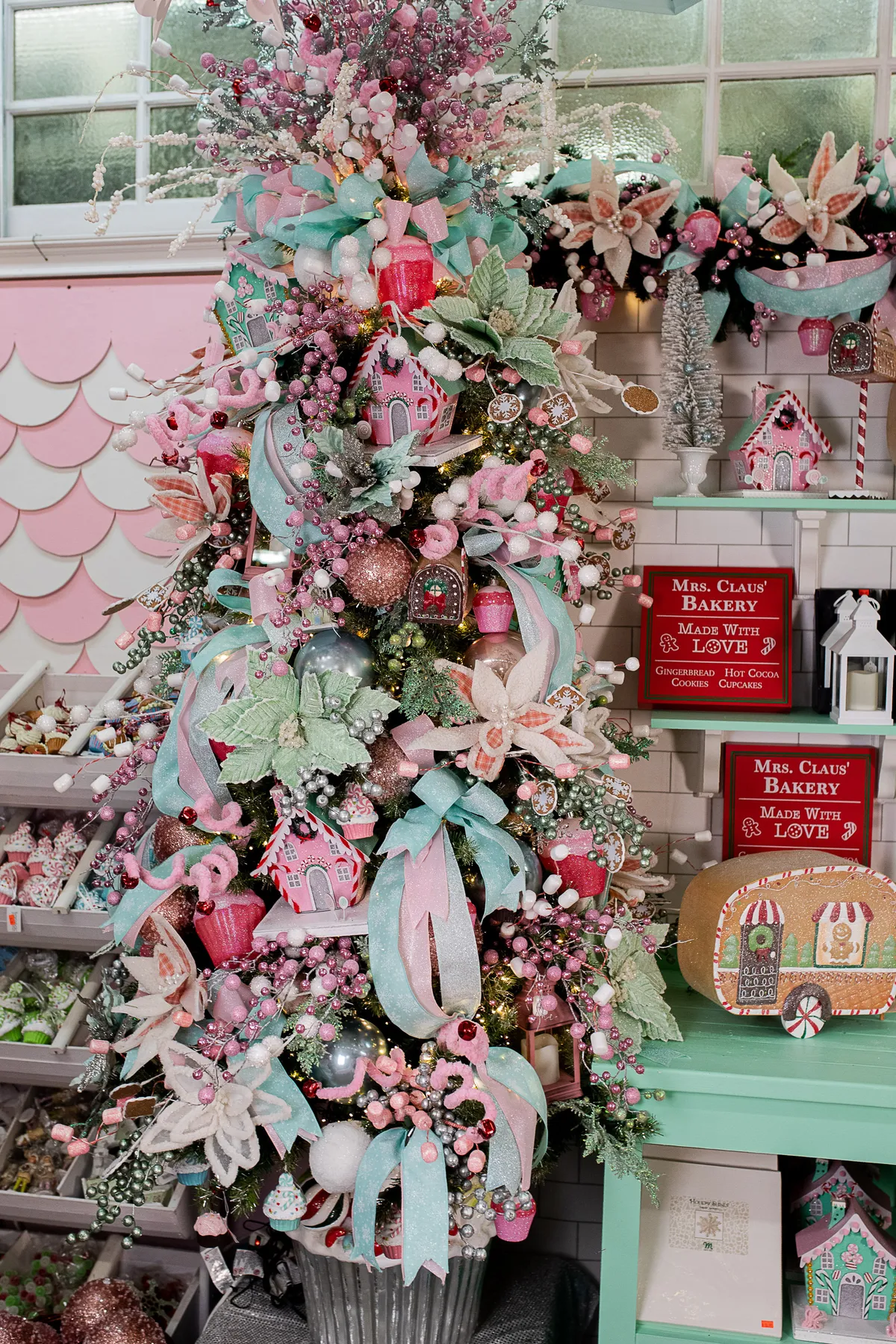 Christmas Tree Ideas and Decor Trends for 2021 - Decorator's Warehouse
