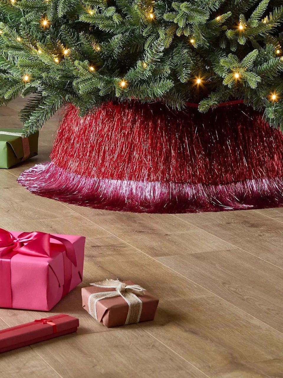 Christmas tree skirts are a big 2026 decorating trend and Very's £30 tinsel design adds a maximalist touch - Yahoo Life UK