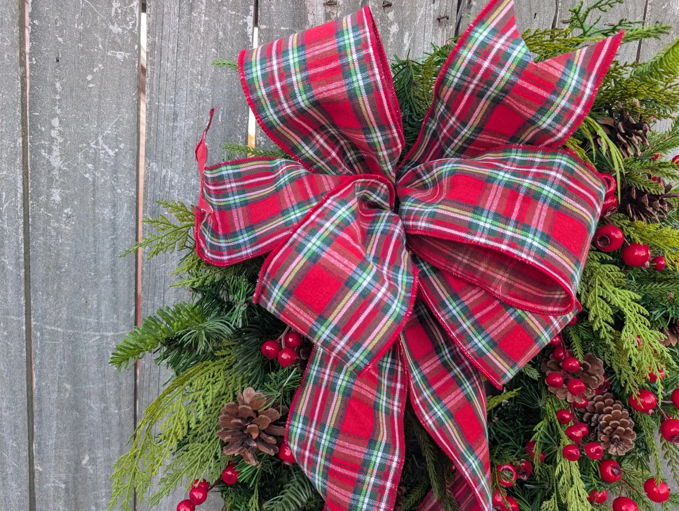 Christmas Wreaths / Traditional Christmas Red Velvet Bow Christmas Wreath, Christmas Door Wreath, Plaid Tartan Large Bow 501*