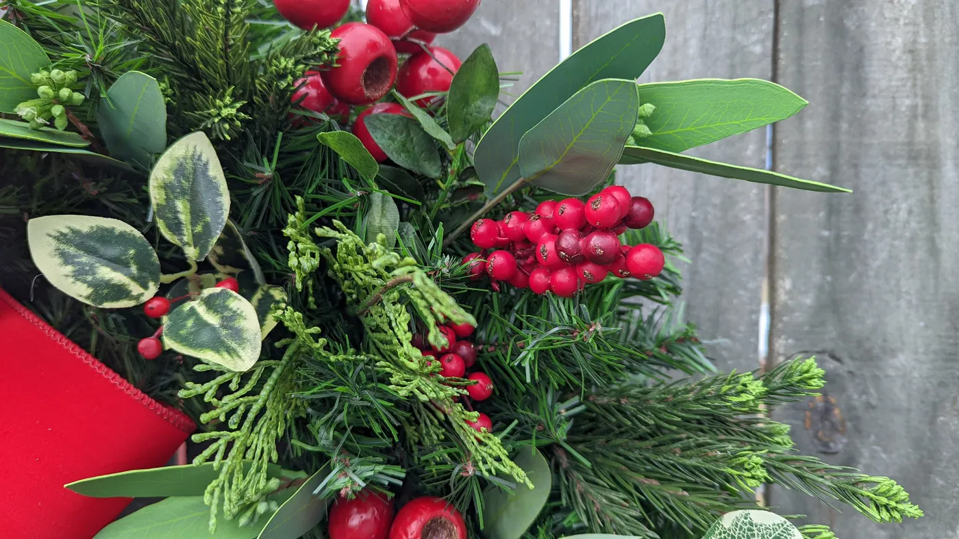 Christmas Wreaths / Traditional Christmas Red Velvet Bow Christmas Wreath, Christmas Door Wreath with Matching Window Bows Available 289