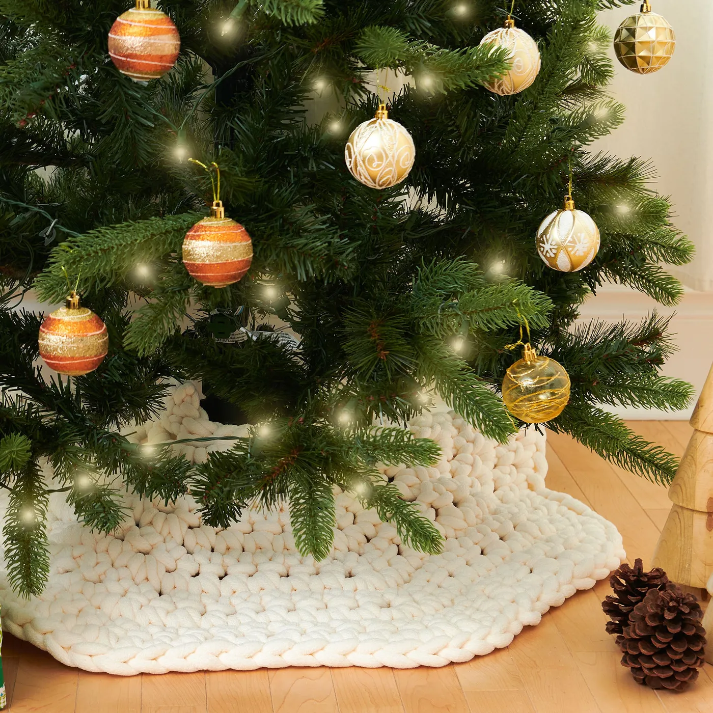 Chunky Knit Beige Christmas Tree Tree Skirts Christmas Tree Collar Skirt, Knitted Beige Diamond Edge Chunky