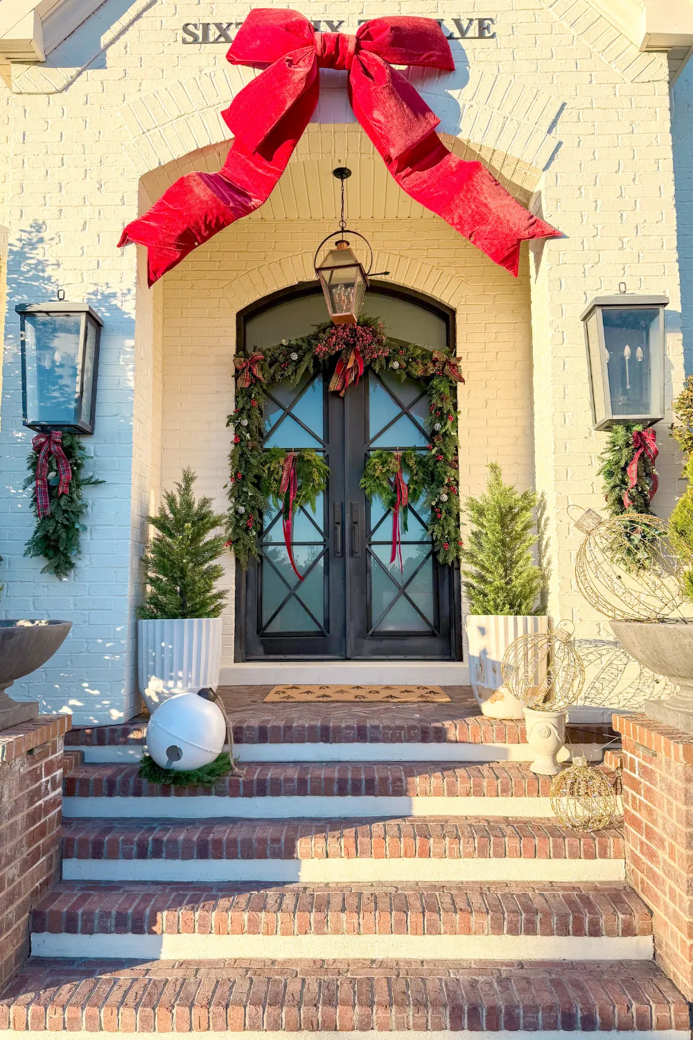 Classic Red and Green Christmas Porch Decor to Welcome the Holidays