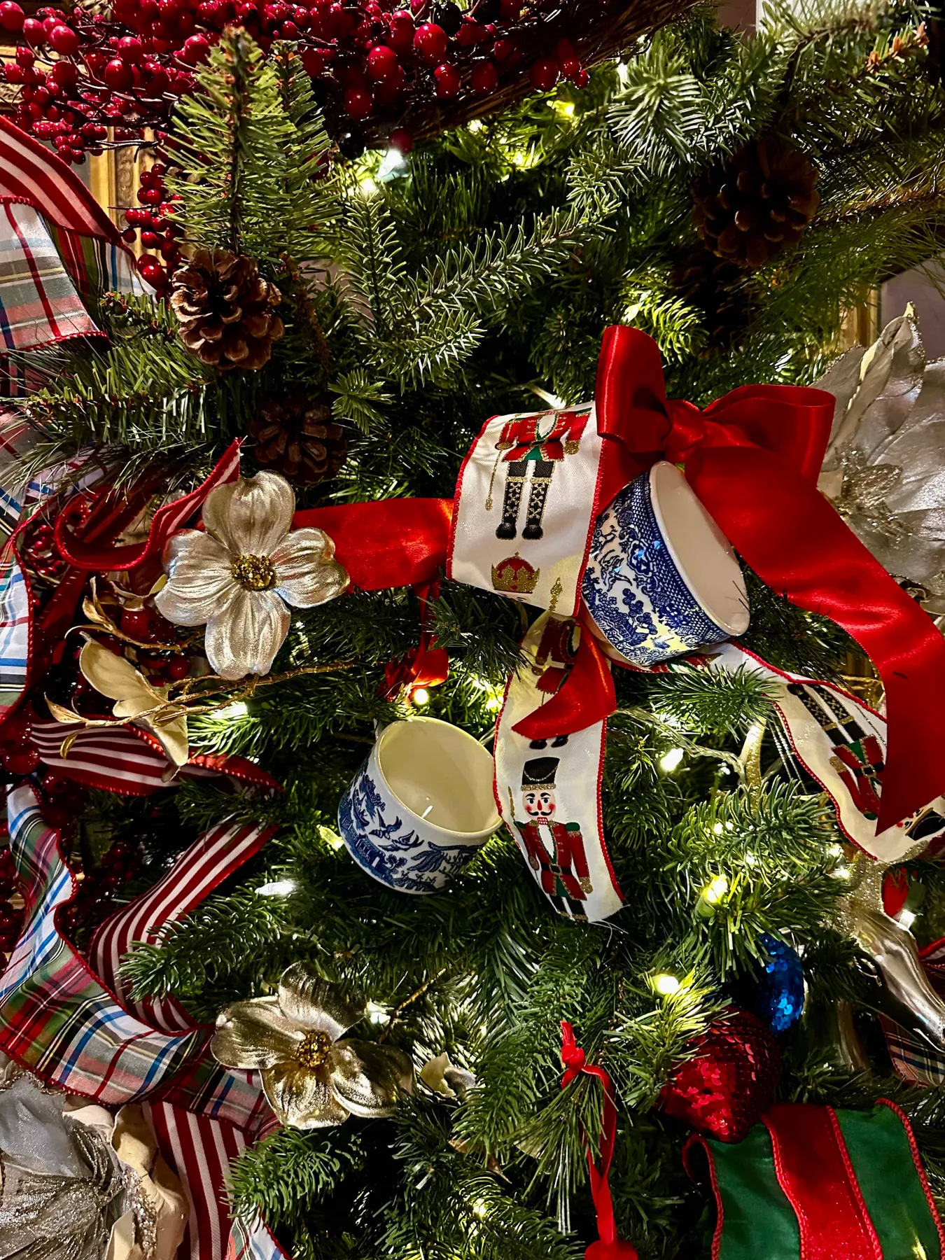 Come In, and Be Merry: A Holiday Home Designed With the Thrifter In Mind -  Amy Sadler Designs
