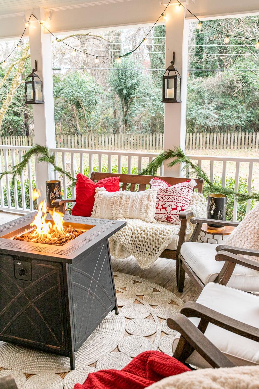 Cozy Christmas Back Porch - Bless'er House
