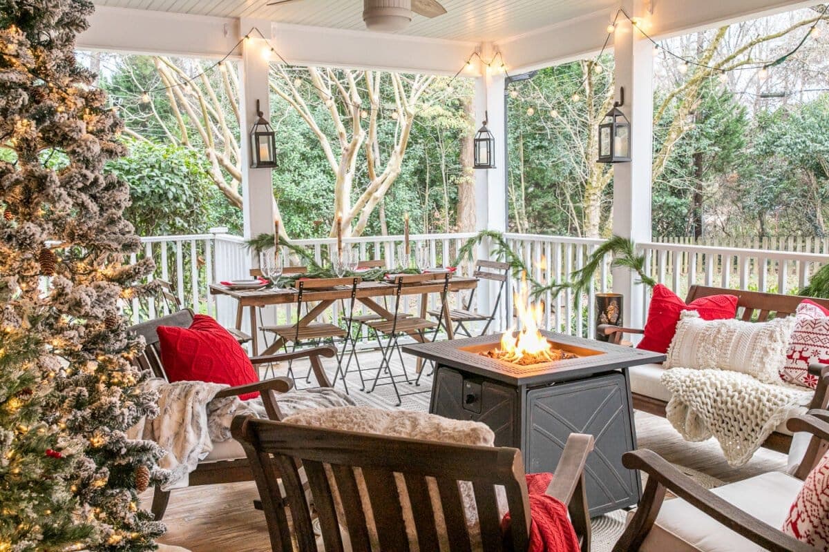 Cozy Christmas Back Porch - Bless'er House