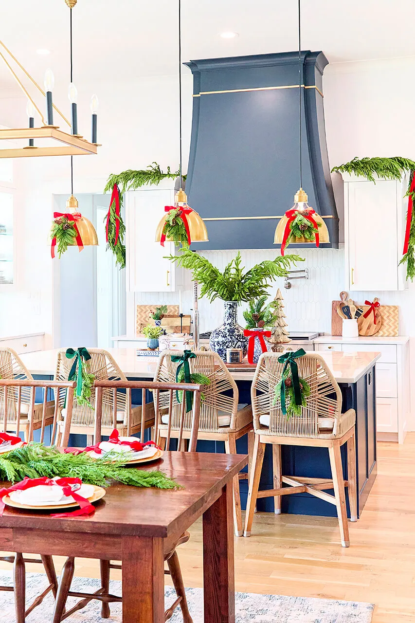 Cutest Christmas Decor for Kitchens - Decorator's Warehouse