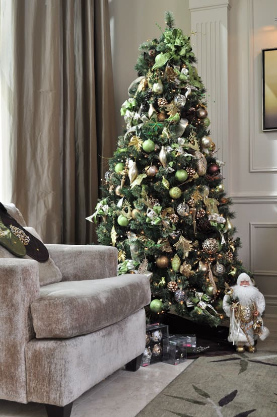 Debbie Travis' Christmas tree tips | Style at Home