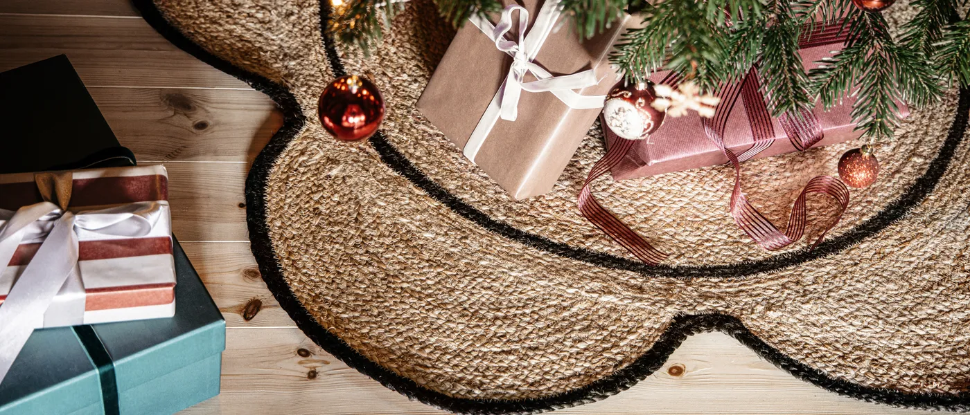 Decorating with a Christmas tree rug: 6 top tips - Rugvista