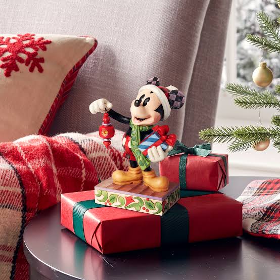 Disney Traditions Figure - Mickey and Friends - Christmas Magic