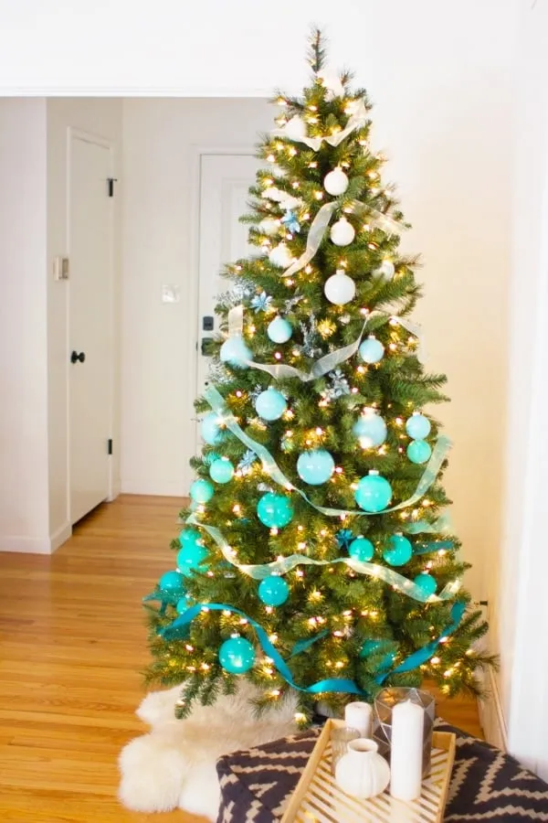 DIY Ombre Tree Ornaments » Lovely Indeed