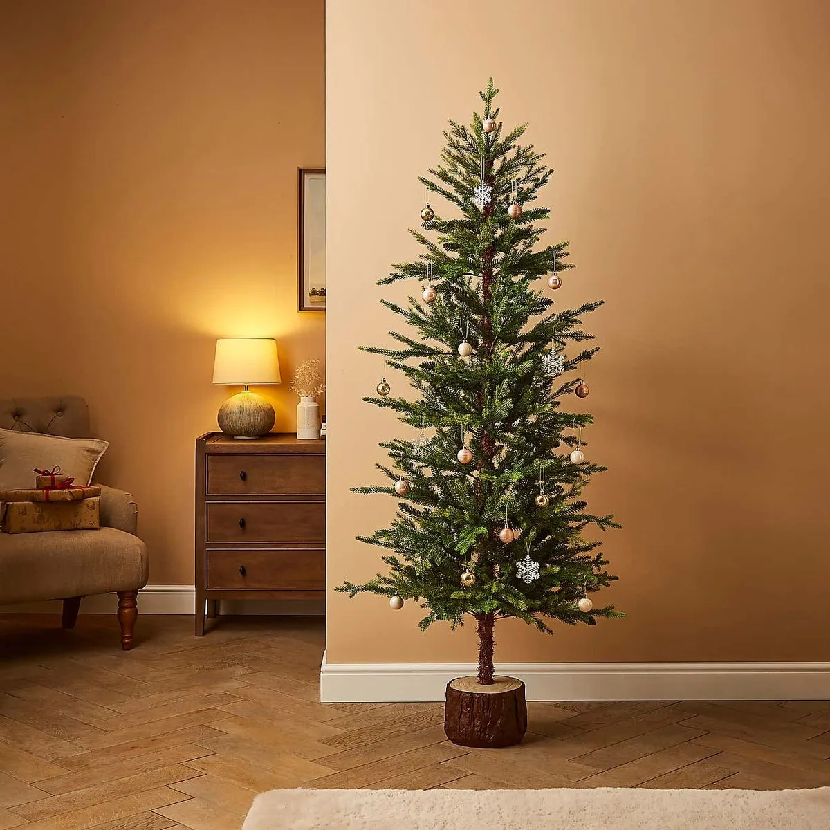 Dunelm shoppers rave over 'realistic' Christmas tree 'perfect' for small spaces - Daily Record