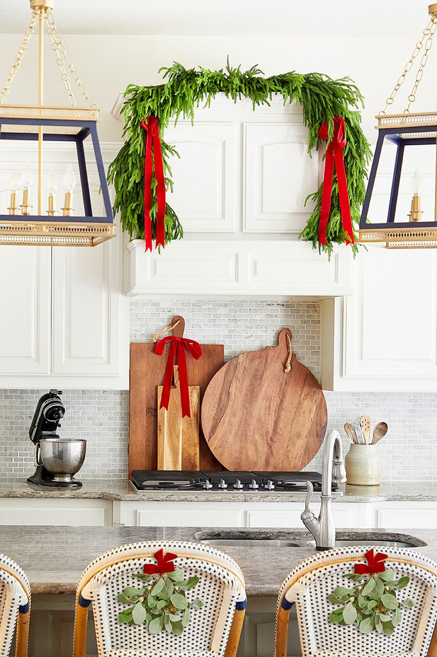 Eight Ways to Add Kitchen Christmas Decor - Decorator's Warehouse