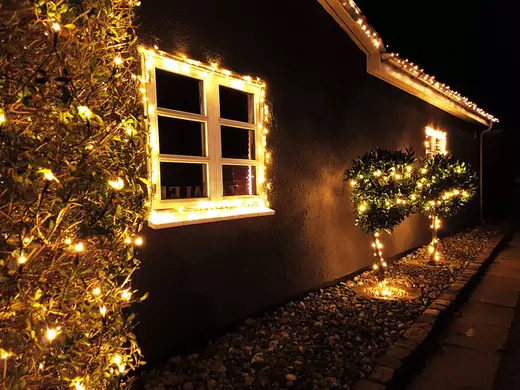 Energy-Efficient Christmas Garden Lighting - Garden Centres Canada