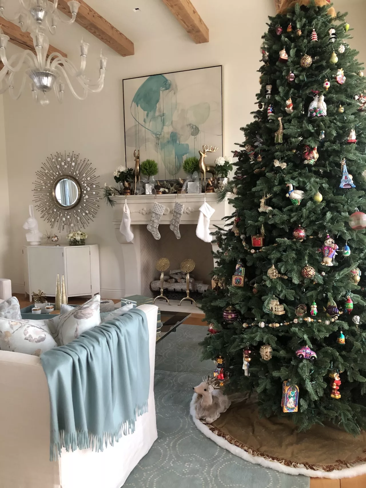 Farmhouse Christmas decor ideas – 19 rustic trends for a cozy Christmas – Homes and Gardens – Kern & Co.