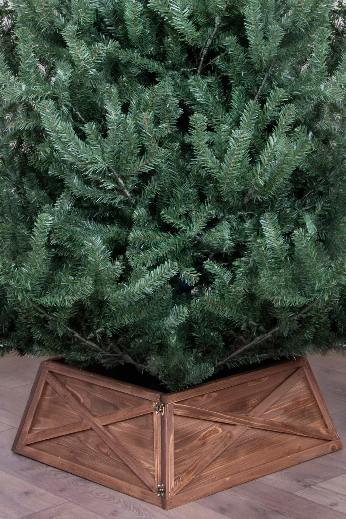 Fashion Christmas Tree World Natural Brown Large Wooden Trapezoid Christmas  Tree Skirt « Center Christmas Tree