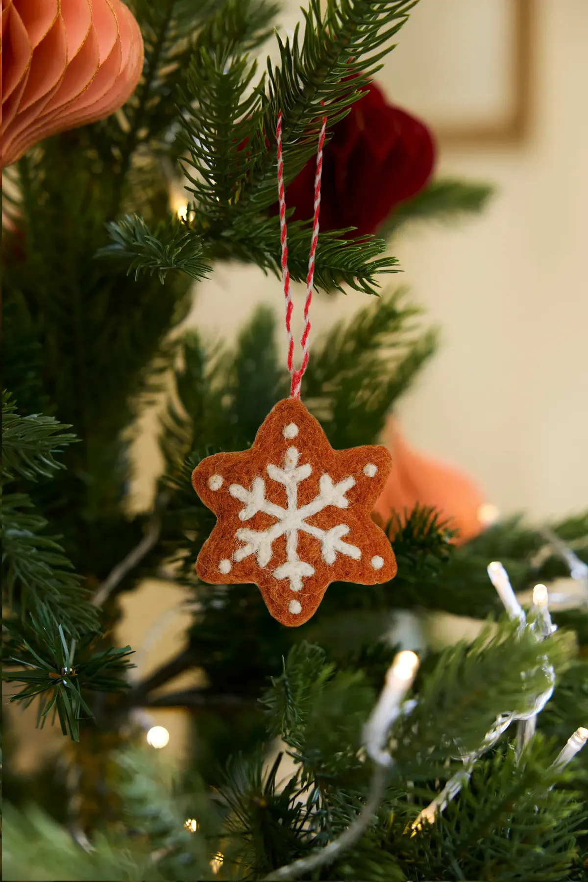 Felted Gingerbread Snowflake Decoration - Easy Felting Pattern