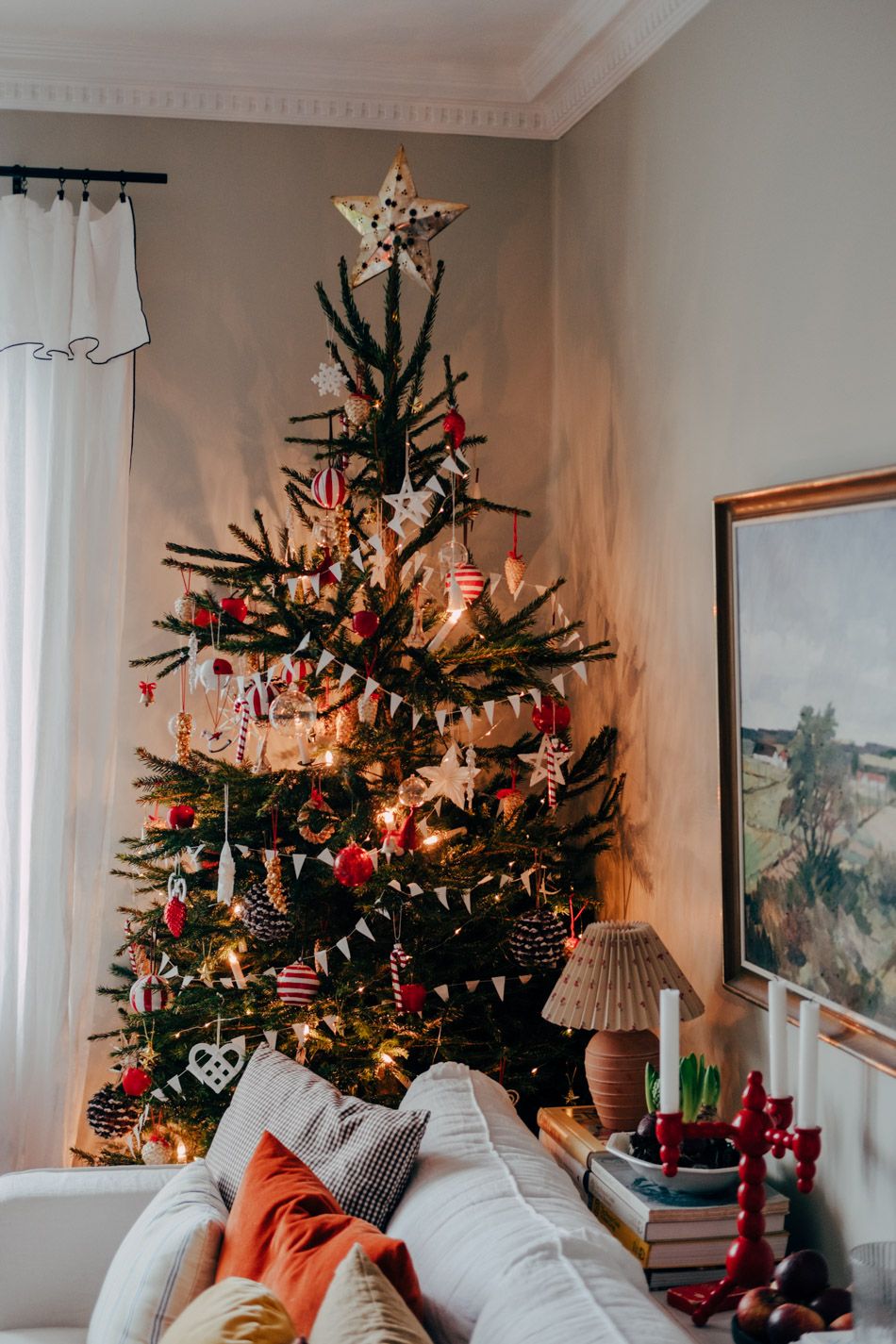Festive green and white holiday decor | 100 Layer Cake