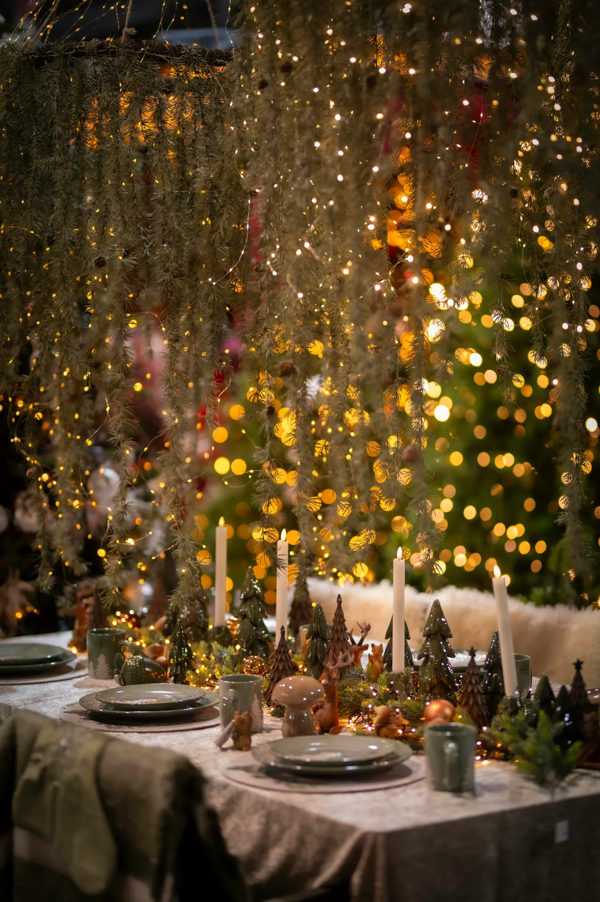 Festive table setting with christmas lights and decorations - Free Photo on  Unsplash
