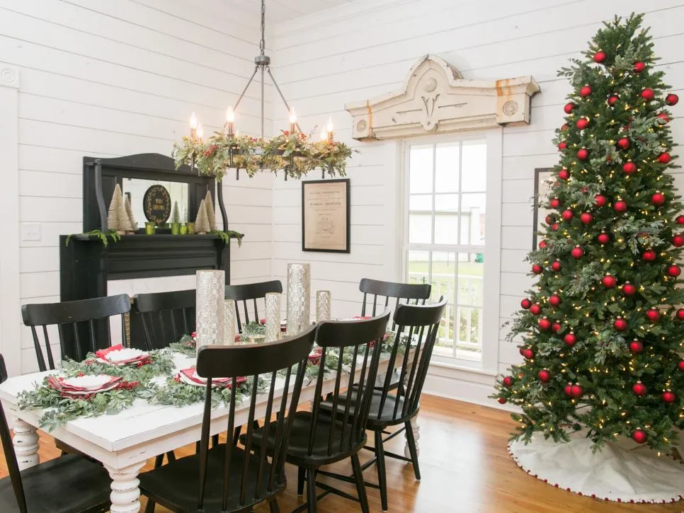 Fixer Upper Holiday Fireplace - Nest of Posies