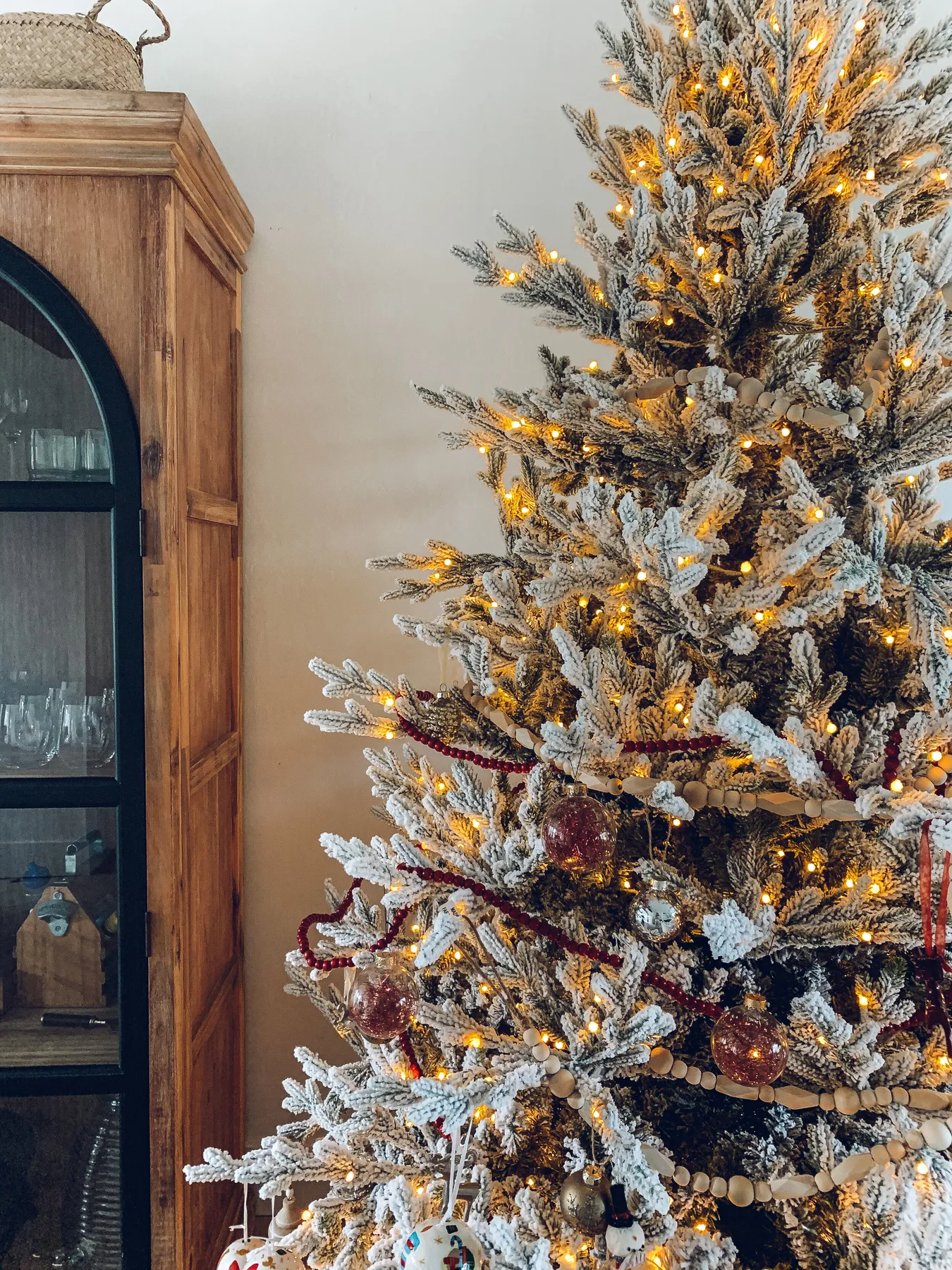 Flocked Christmas Trees for All Budgets — REBECCA & GENEVIEVE