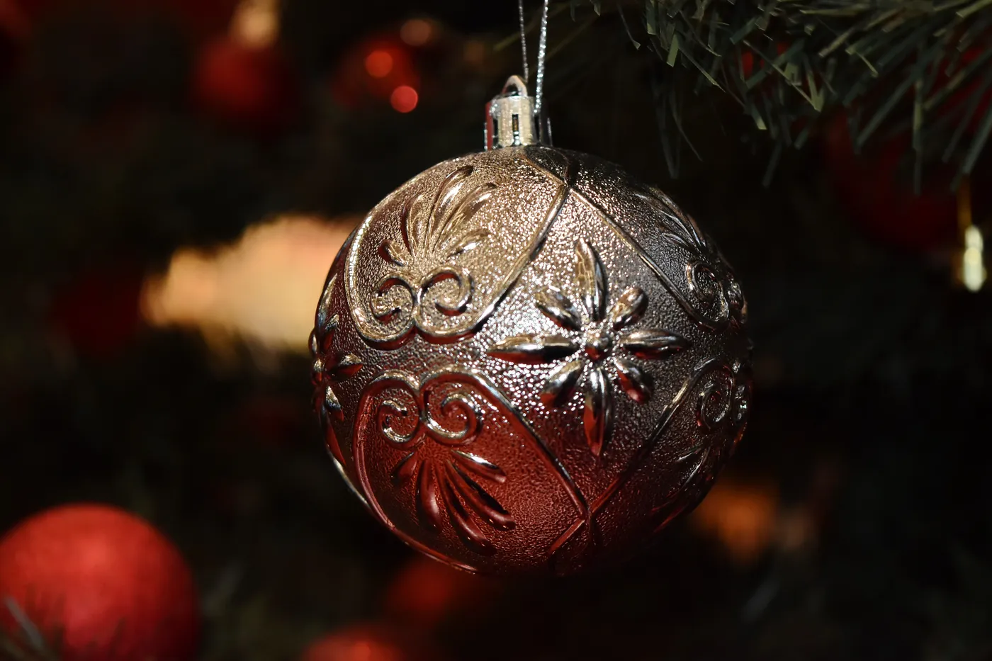 Free picture: christmas tree, close-up, elegant, gift, hanging, luxury,  ornament, round, shining, sphere