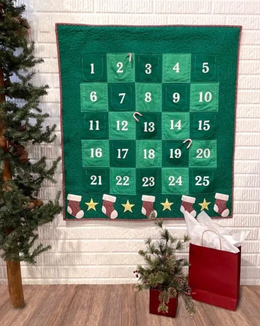 GO! Christmas Counting Wall Hanging Pattern