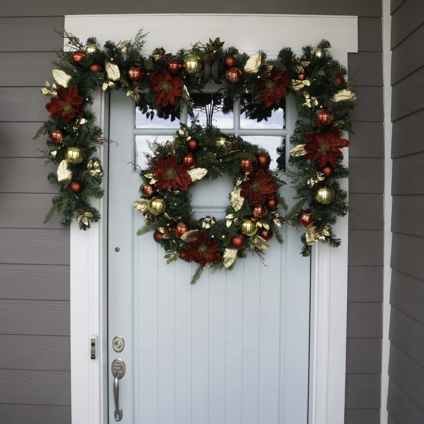 Golden Leaf Red Magnolia Lighted Christmas Wreath - 30'