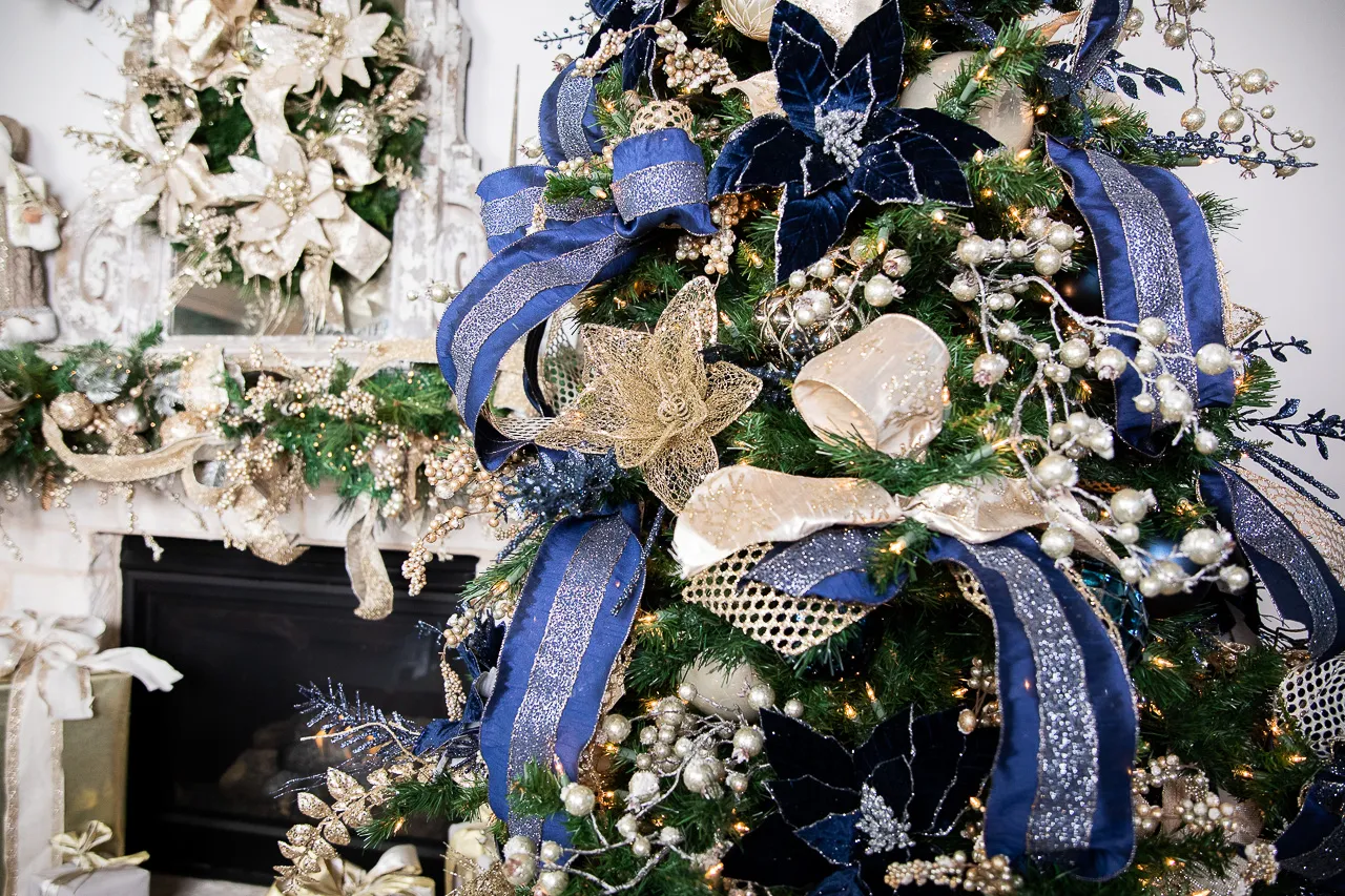 Gorgeous Gold and Silver Christmas Tree Alternatives - Decorator's Warehouse