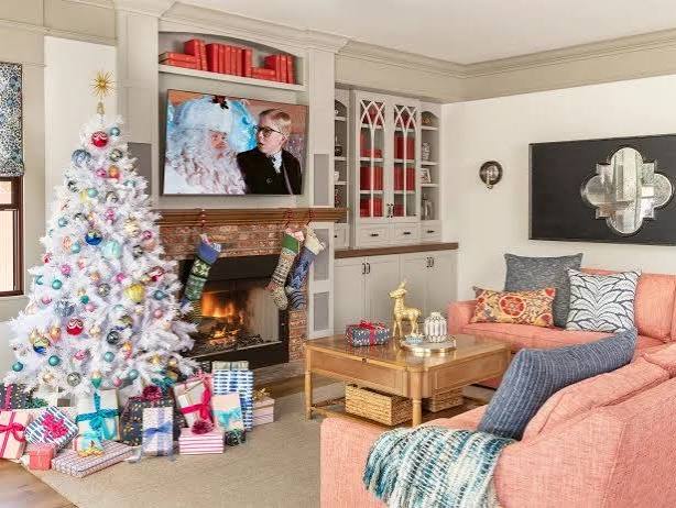 HGTV Magazine's Best Living Room Christmas Decor Ideas | HGTV
