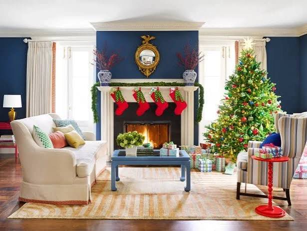 HGTV Magazine's Best Living Room Christmas Decor Ideas | HGTV