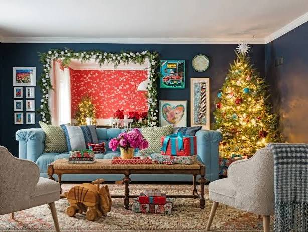 HGTV Magazine's Best Living Room Christmas Decor Ideas | HGTV