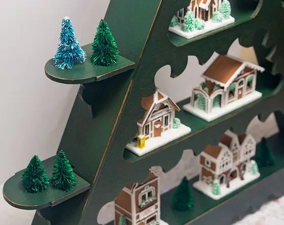 Holiday Display Shelf Kit - RETIRED - True2Scale Dollhouse Miniatures