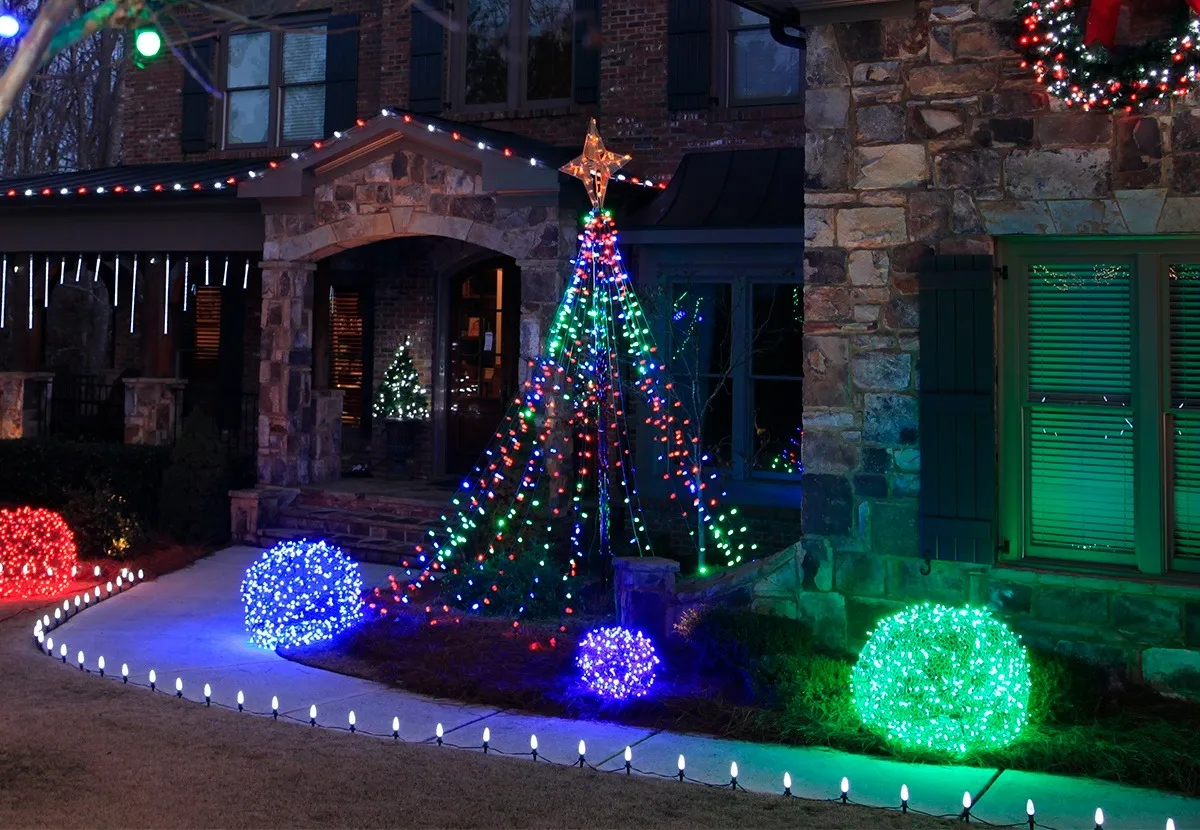 Holiday Garden Decorating Tips for a Cozy Look - Plant Gustos