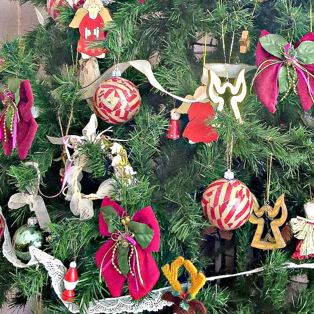 Homemade Christmas Ornaments with Scrap Fabric - The Boondocks Blog