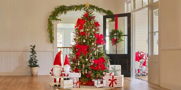 How to Choose A Christmas Tree - Pillow Talk Comfort Journal