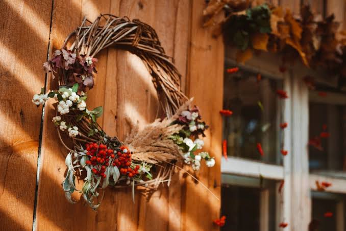 How to create winter décor for your apartment on a budget - RentCafe rental blog