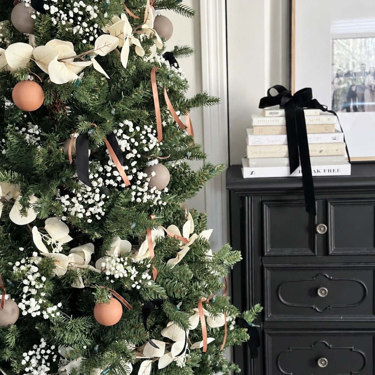 How To Decorate A Christmas Tree: The Most Complete Guide You'll Find - Celebrated Nest