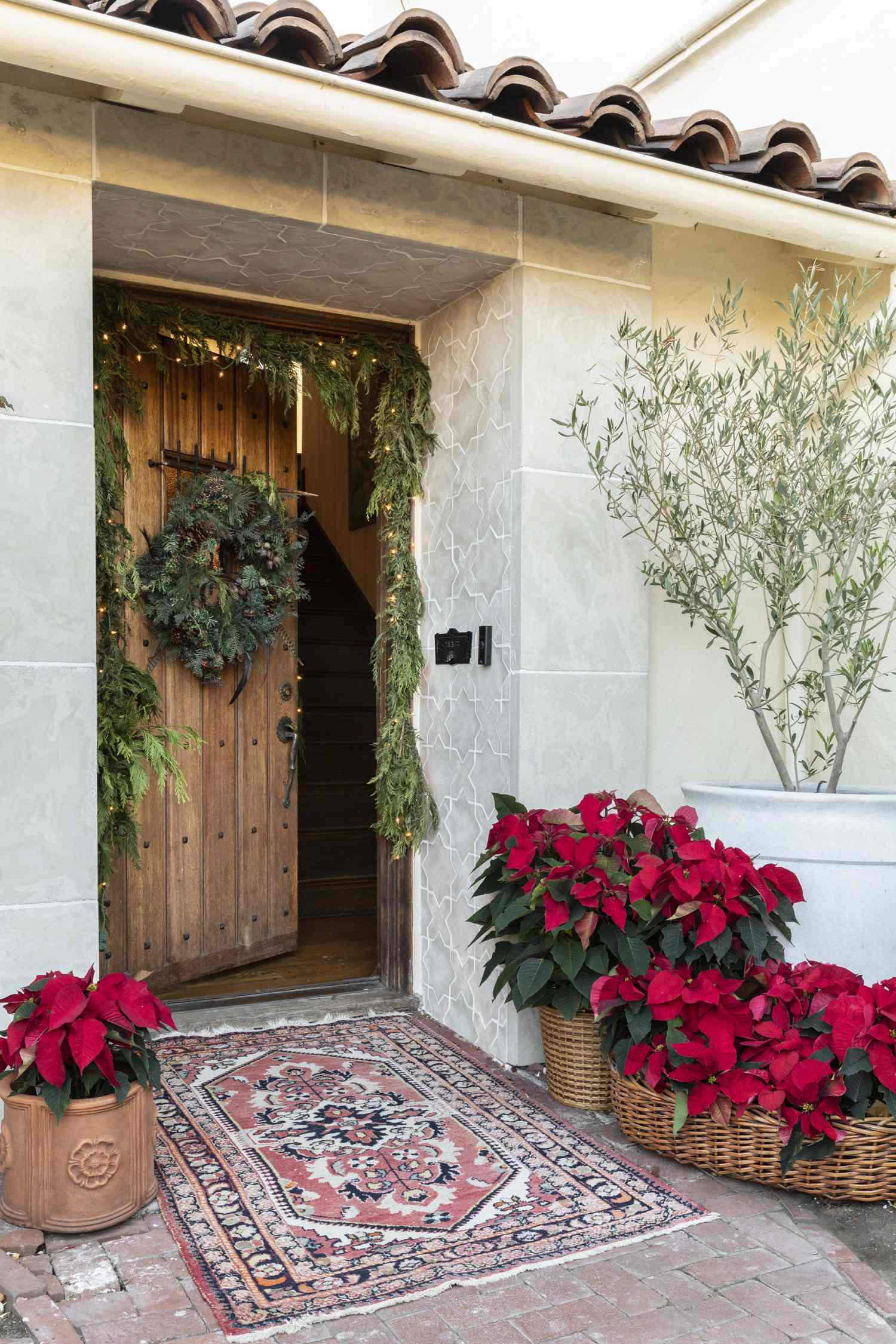 How to Decorate Your Entryway for Christmas So It Feels Instantly Festive