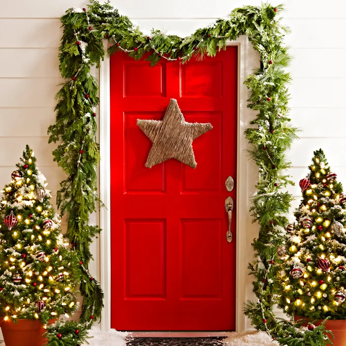 HOW TO DECORATE YOUR WINDOWS AND DOORS DURING CHRISTMAS SEASON