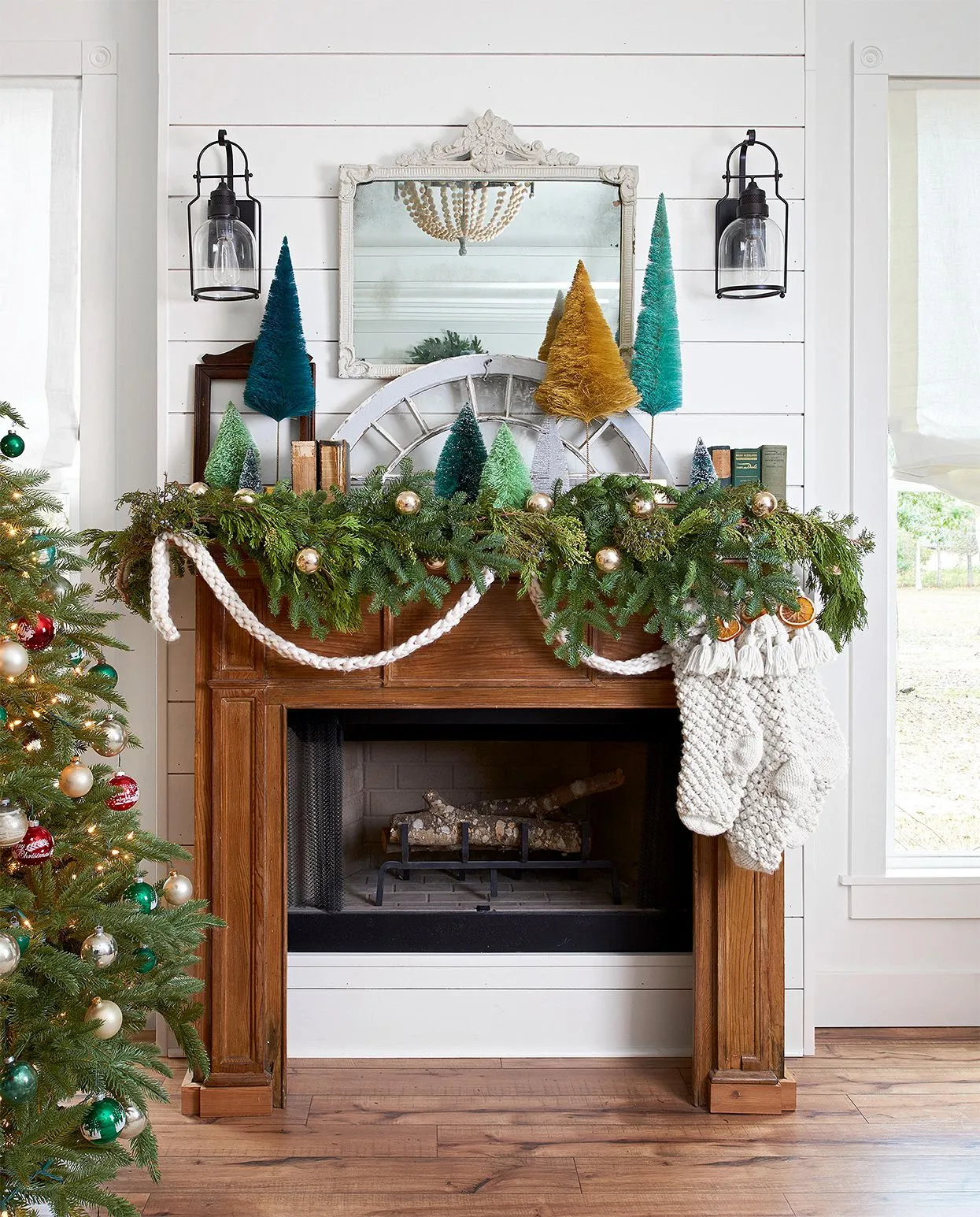 How to Hang Holiday Garlands Without Damage