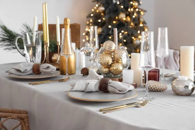 How to Make a Holiday Centerpiece on a Budget | ForRent.com
