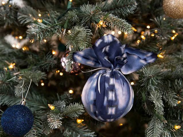 How to Make Shibori-Dyed Christmas Ornaments | HGTV
