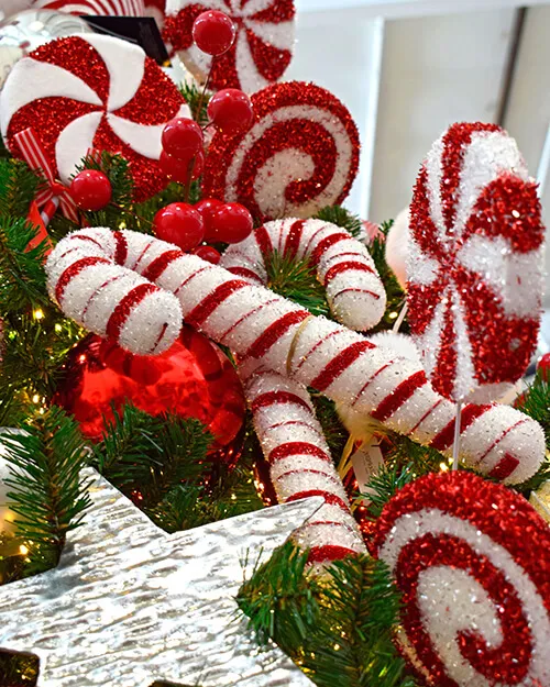 Innovative Candy Cane Christmas Tree Decorating Ideas & Kit Trader  Peppermint