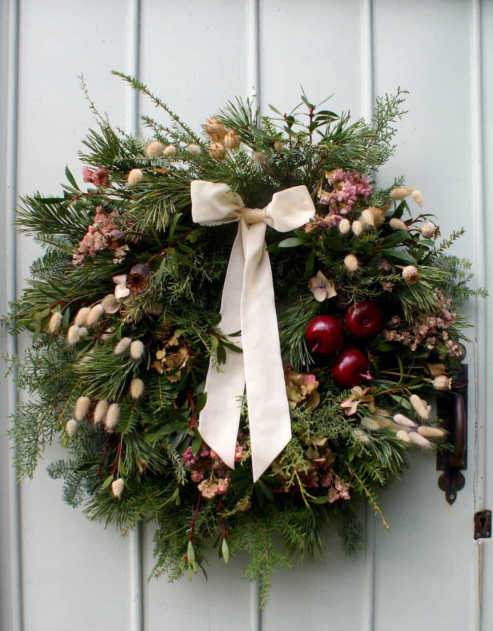 Make a beautiful fresh and dried Christmas wreath - From Britain with Love