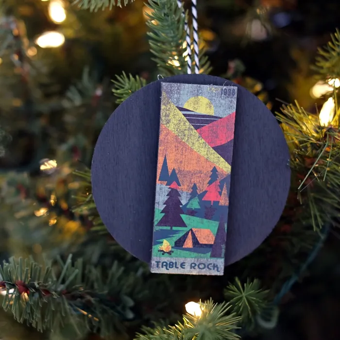 make souvenir ornaments from magnets collected from your travels. Easy and inexpensive  DIY project! -