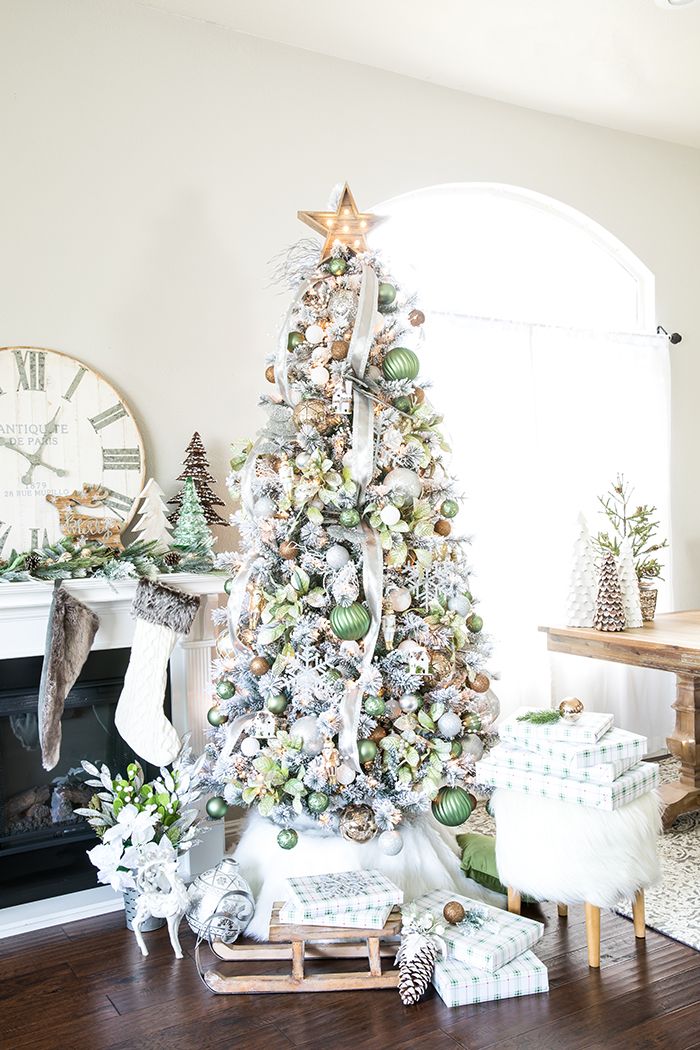 Metallic Winter Wonderland Christmas Tree