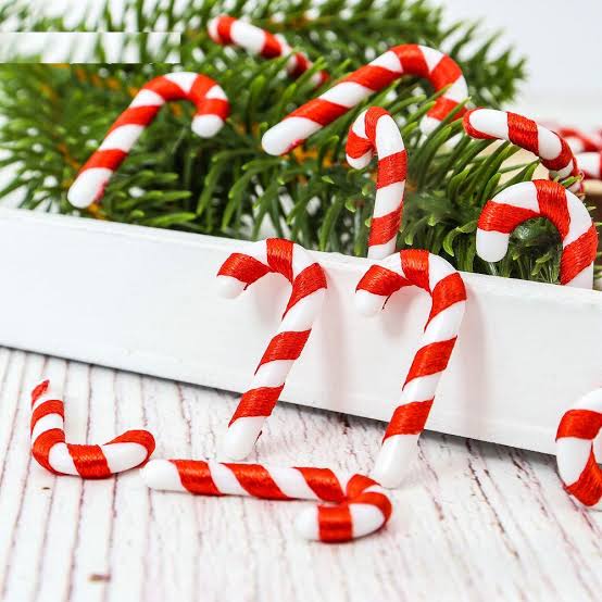Mini Candy Cane Christmas Tree Decorations - Life Changing Products