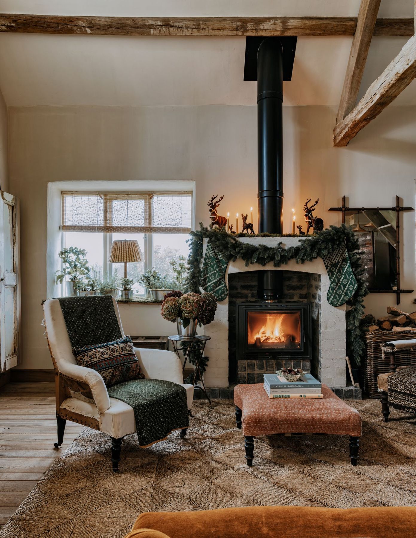 Minimalist Christmas decorating ideas for an elegant, pared-back festive  season | House & Garden