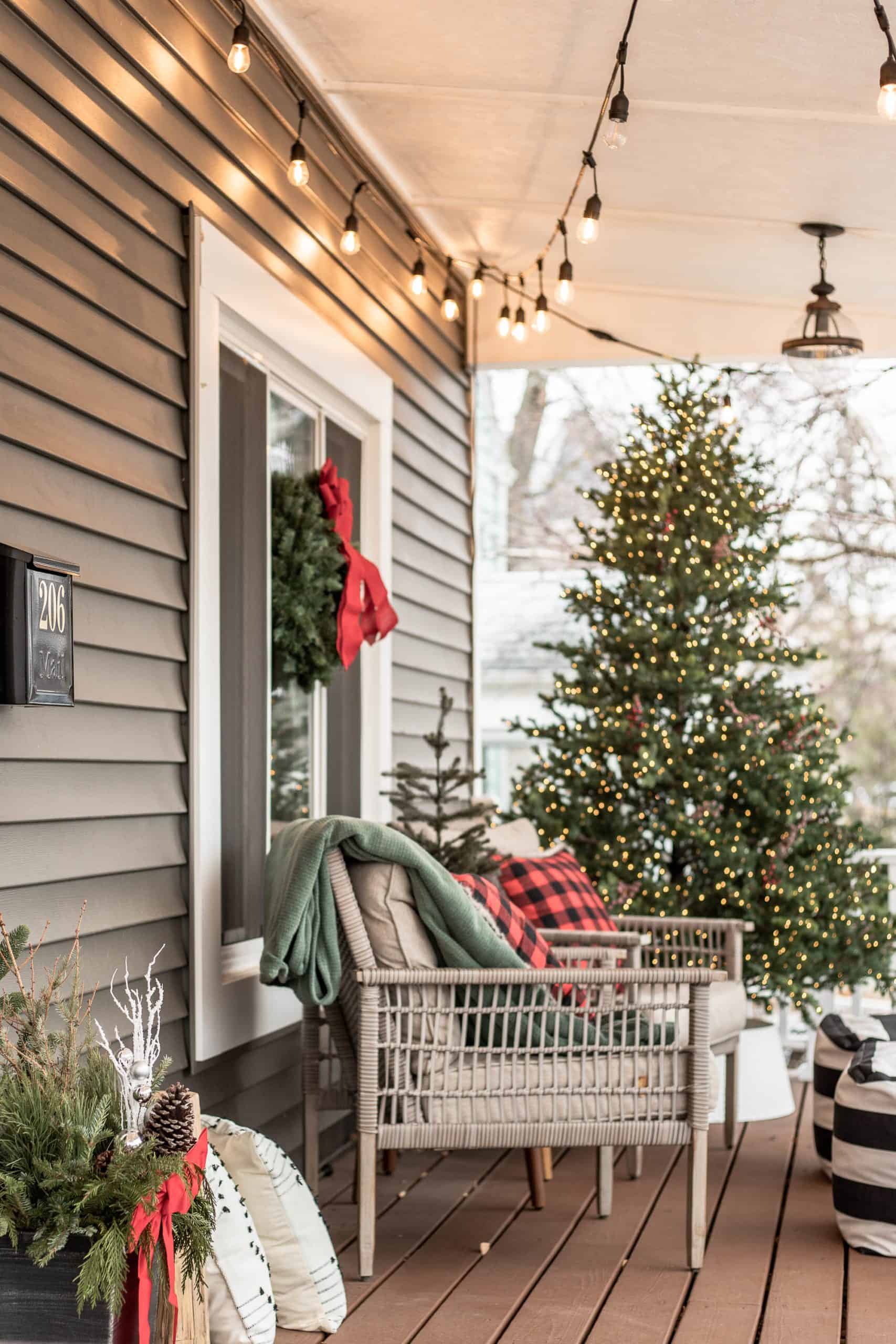 Modern Christmas Porch Decor That Feels Timeless