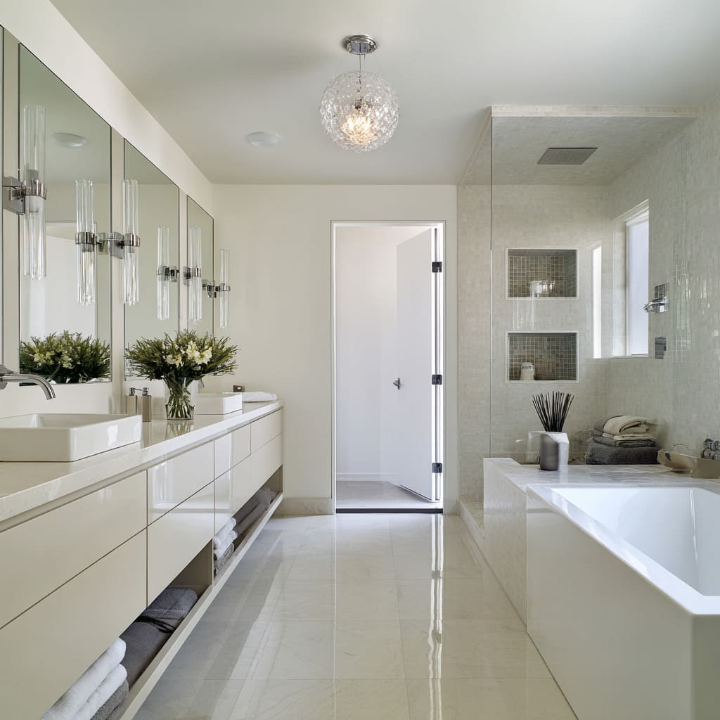 Modern Hollywood Regency Bathroom Design Ideas - Timeless Look